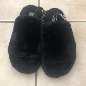 Fur slippers